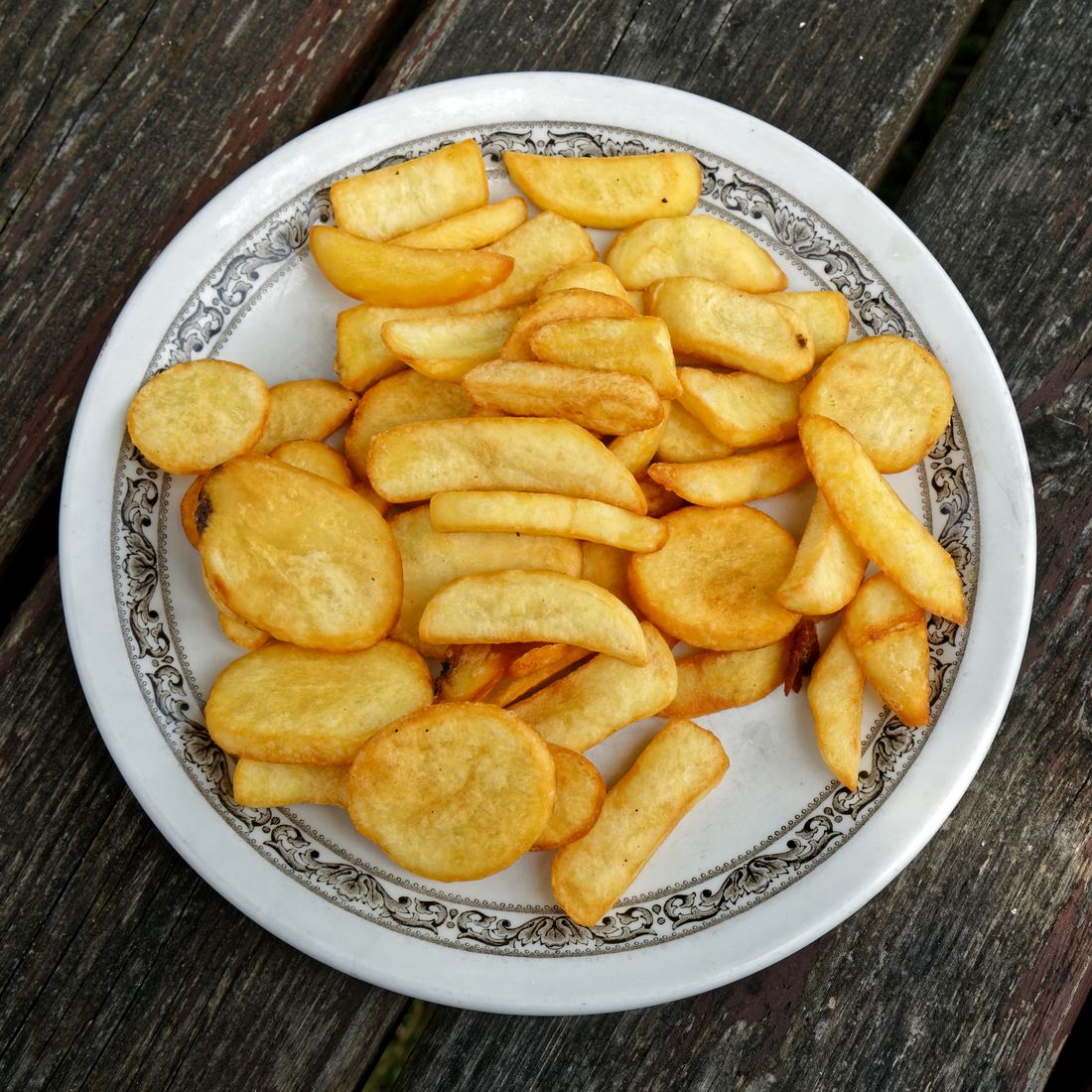 A plate of thick British chips
